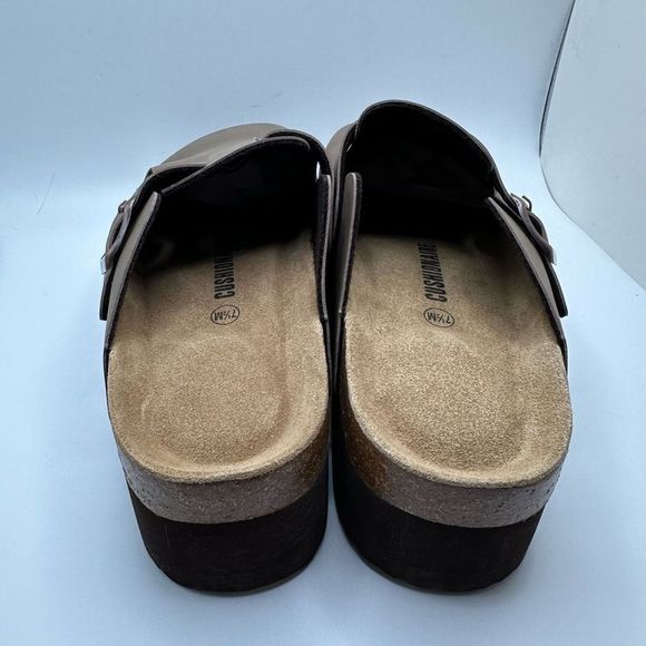 CUSHIONAIRE Women's Cork Footbed Platform Clog 7.5 BROWN - Picture 4 of 7